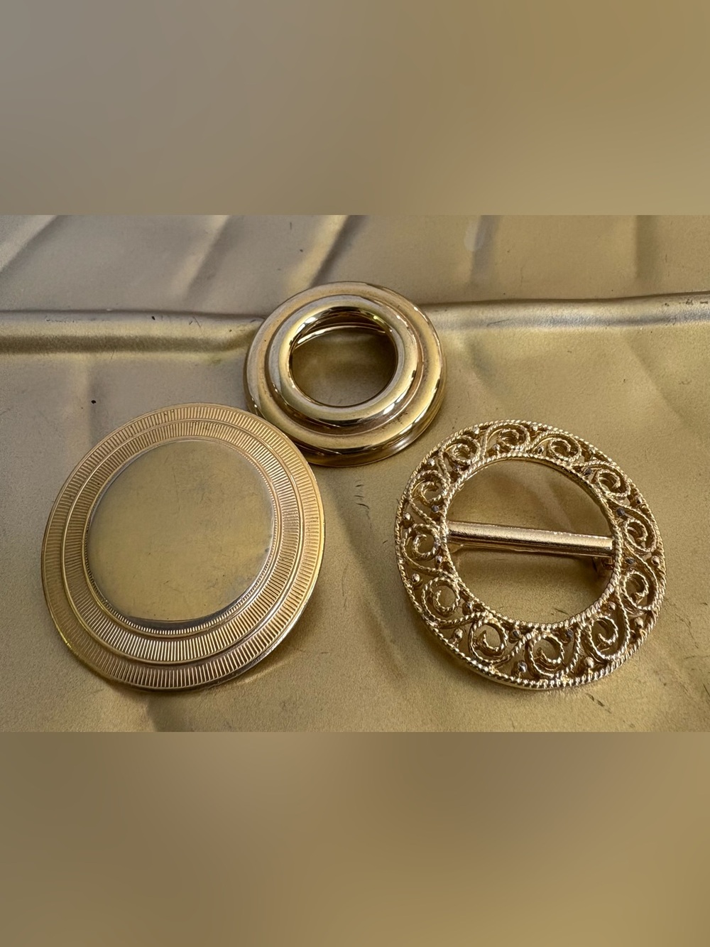 Vintage Brooch & Scarf Clip Bundle Gold Tone Retro Sweater Shawl Clips Lot